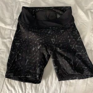 Lululemon padded cycling shorts